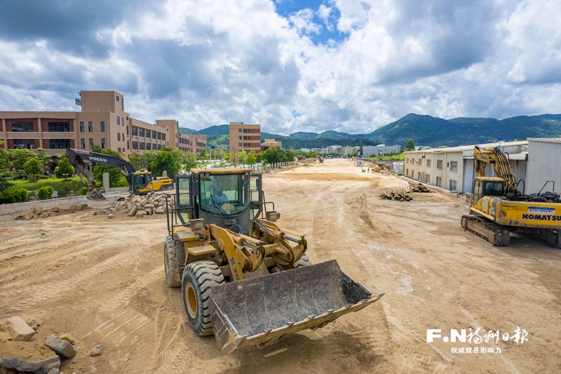 挥洒汗水全力以赴加快建设现代化国际城市“速度与激情”(图2)