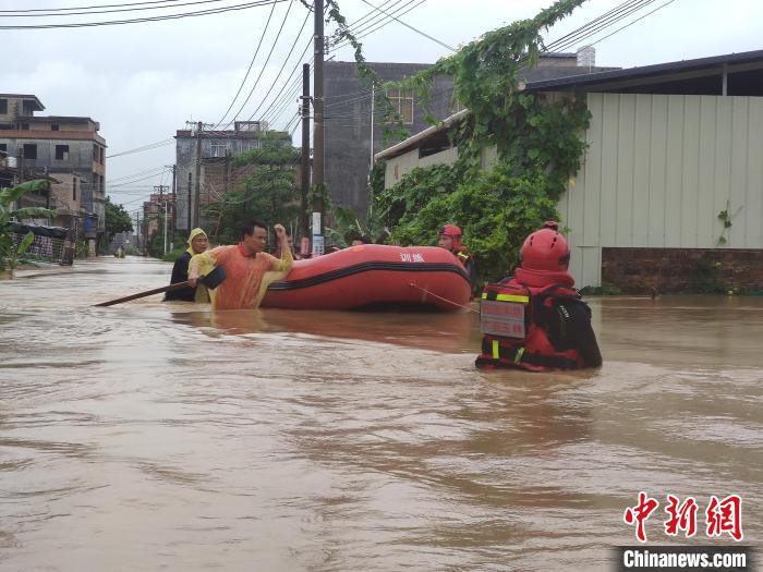 广西玉林多地出现特大暴雨目前已造成7人遇难(图1)