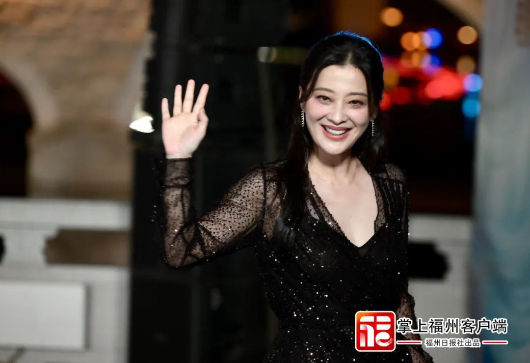 激动！此刻，超多明星现身福州！