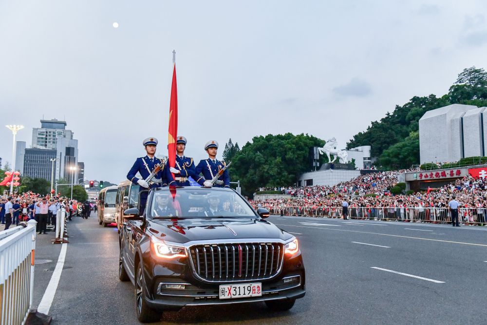 福州市五一广场举行国庆升国旗仪式(图1)