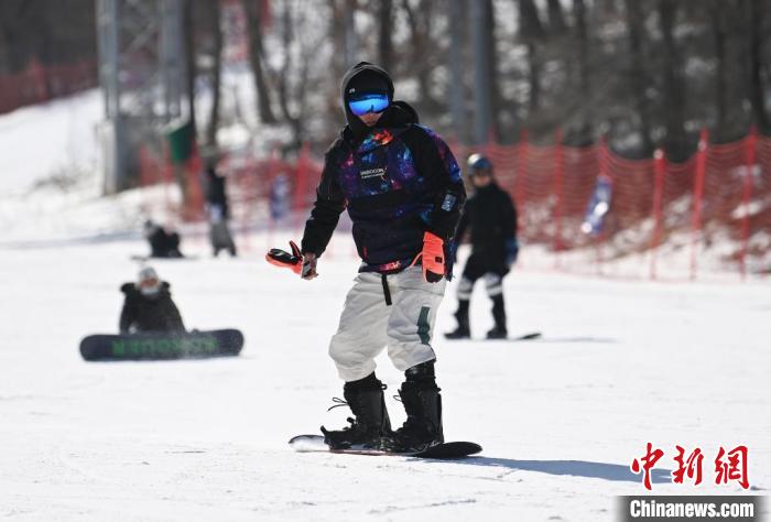 吉林全面实施“中小学雪假”“职工雪”制度(图1)