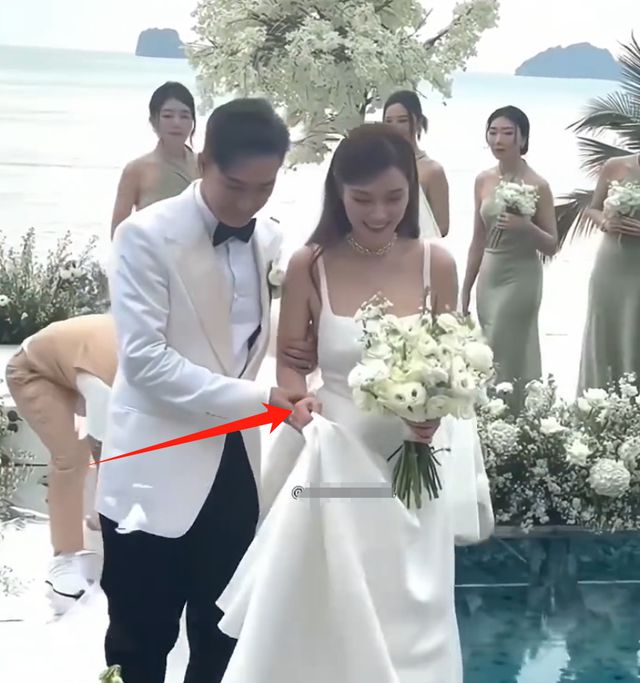 TVB视帝马国明与13岁女友汤洛雯完婚，感动落泪(图13)