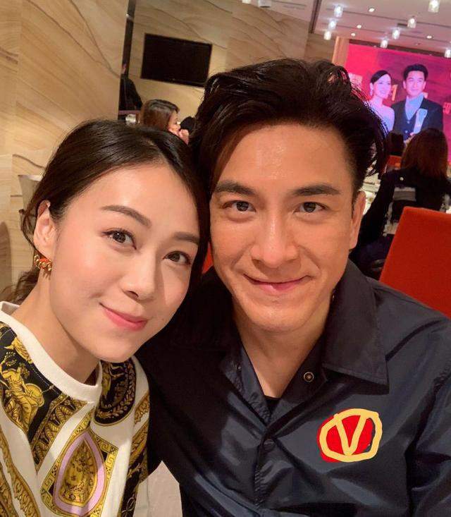 TVB视帝马国明与13岁女友汤洛雯完婚，感动落泪(图19)