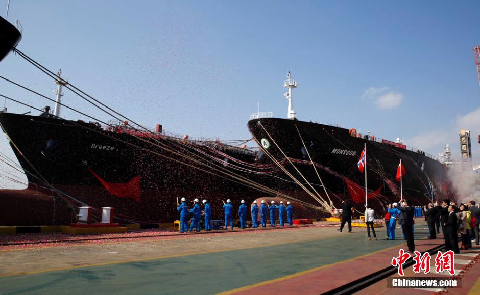 上海三大船企完成国产首艘大型邮轮“爱达魔都号”建造