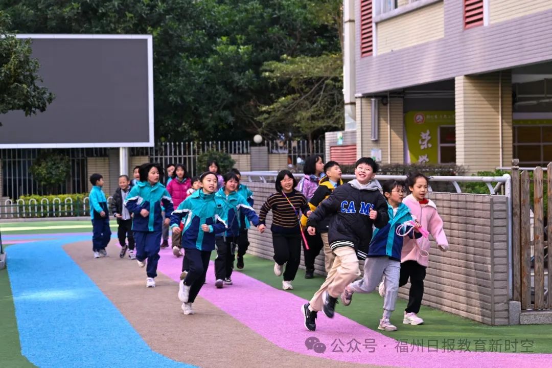 冷冷冷！福建下雪了！冬季气温波动大，福州各校怎么应对？(图5)