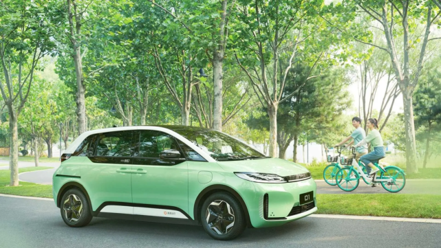欧阳明高：中国新能源汽车产销量连续9年位居全球第一