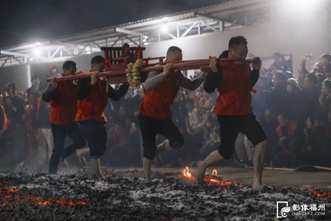 摆宴、踏火、比武！民俗盛宴火热上演！(图8)