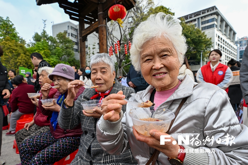 浓浓粥香飘榕城 福州各地举办拗九节活动