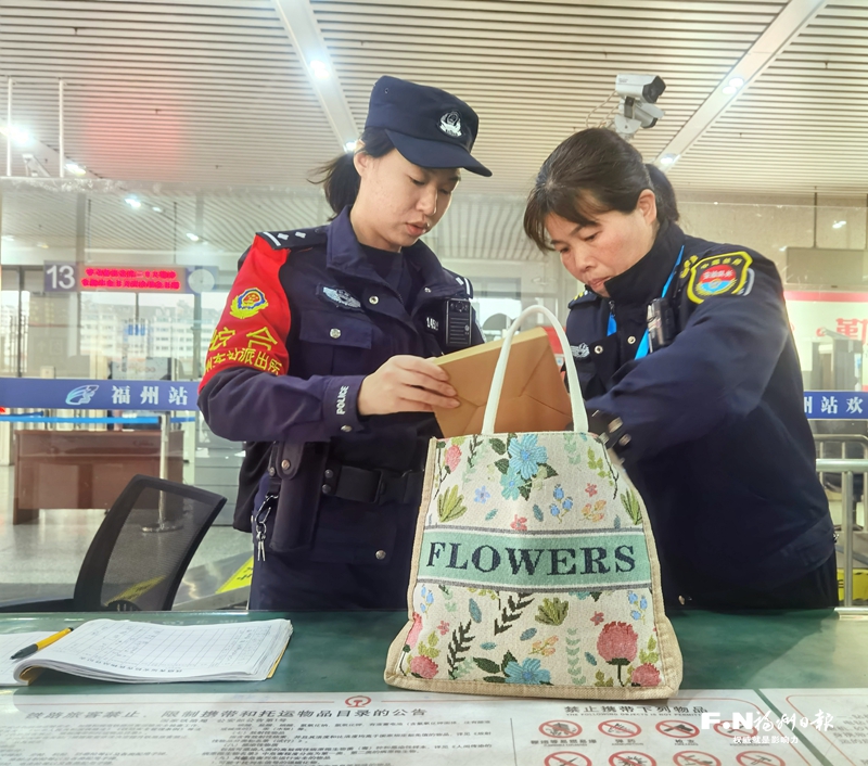 女警银航的三次落泪(图1)