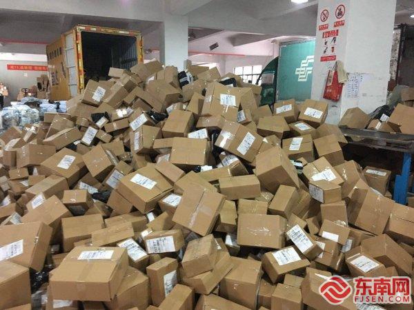 网购一族心里痛国家邮政局重视新疆地区快递基础设施建设