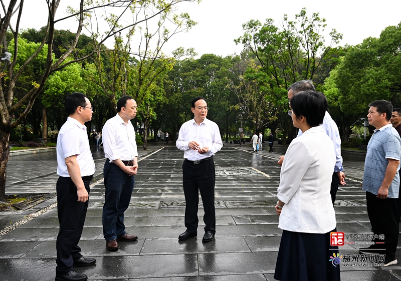 林宝金在“河长日”调研时强调护好用好河湖资源