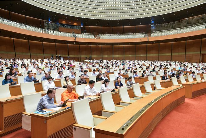 2024年第一季度中国智能手机出货量同比增长6.5%