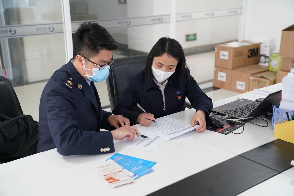 税费支持政策助力小微企业发展，6 万元税费红包落地安徽无为(图2)